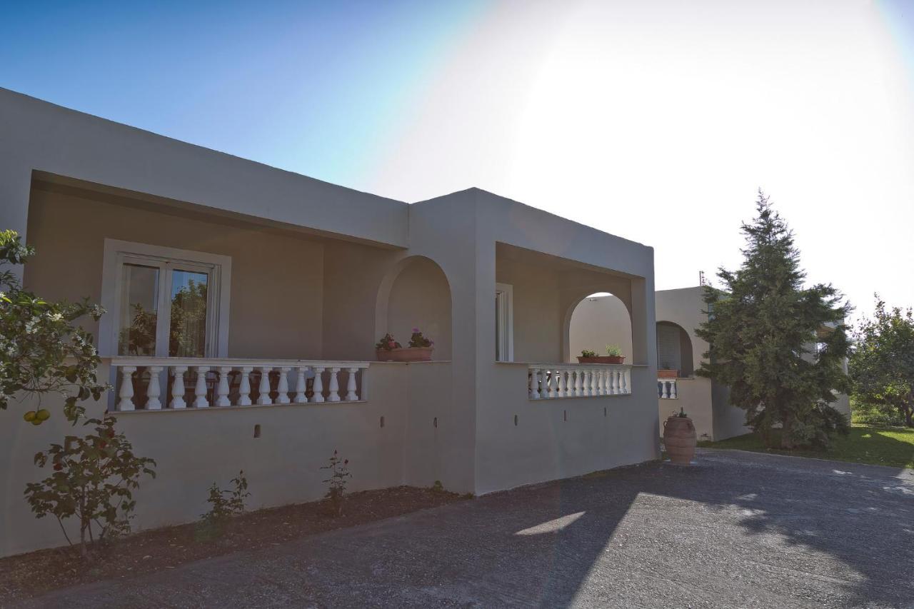 Caposaldo Apartments Akrata Esterno foto