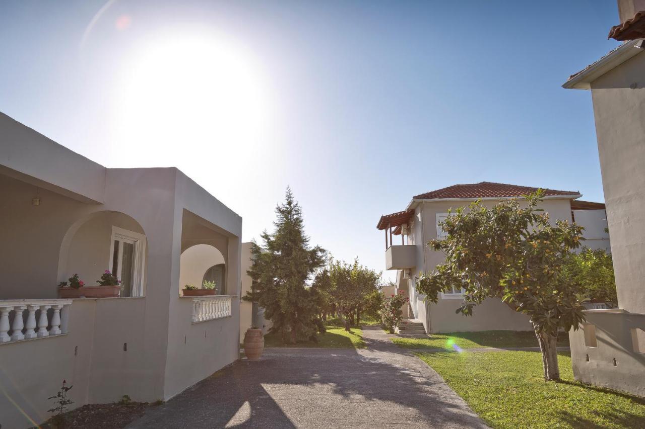 Caposaldo Apartments Akrata Esterno foto