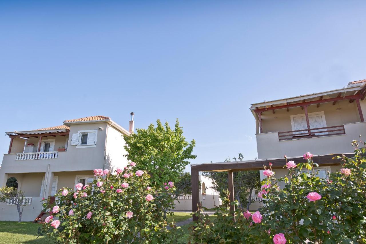 Caposaldo Apartments Akrata Esterno foto