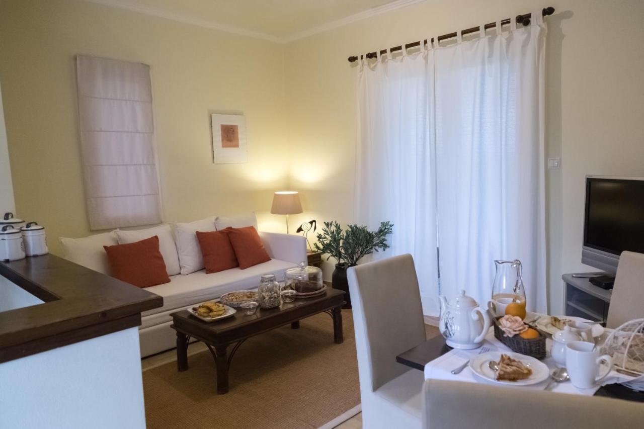 Caposaldo Apartments Akrata Esterno foto